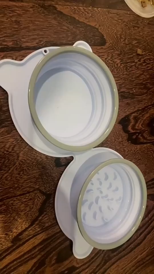 Portable double dog bowls